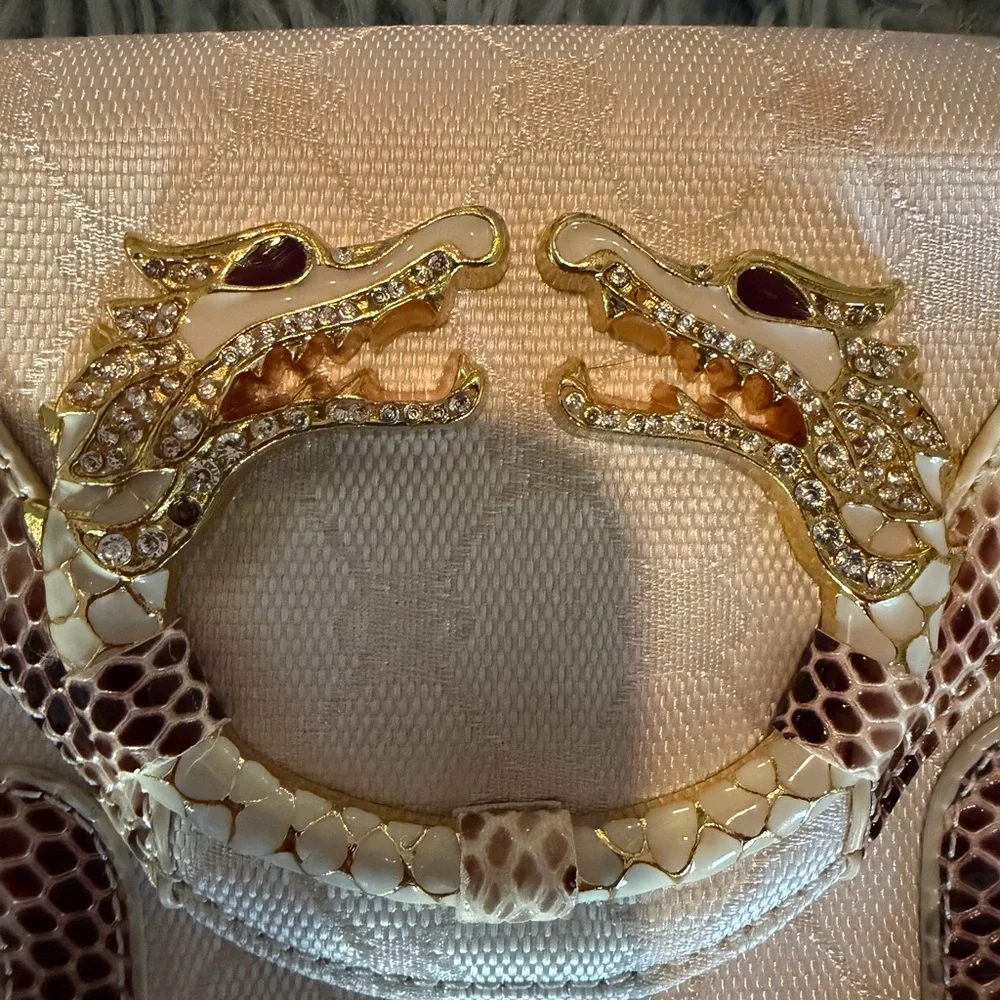 Dragon Purse - Picture 2 of 11